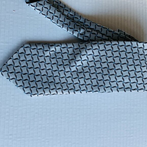 Elevate Your Style: Robert Talbott BEST OF CLASS 2 100% Silk TIE - Picture 5 of 6